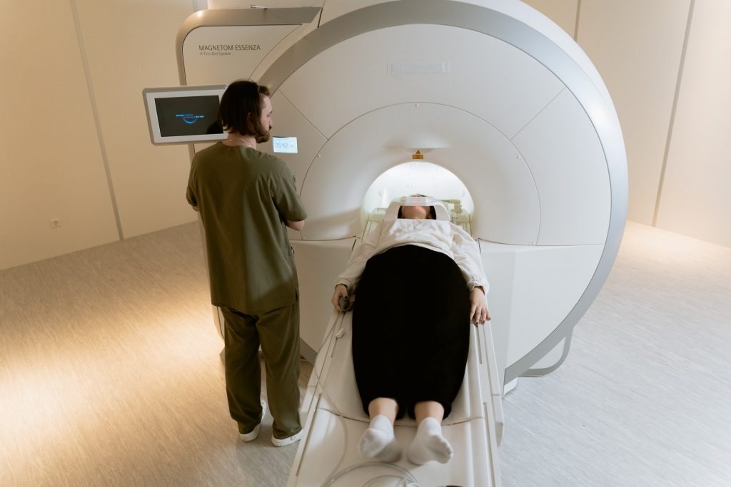 ténico-em-radiologia-iniciando-exame