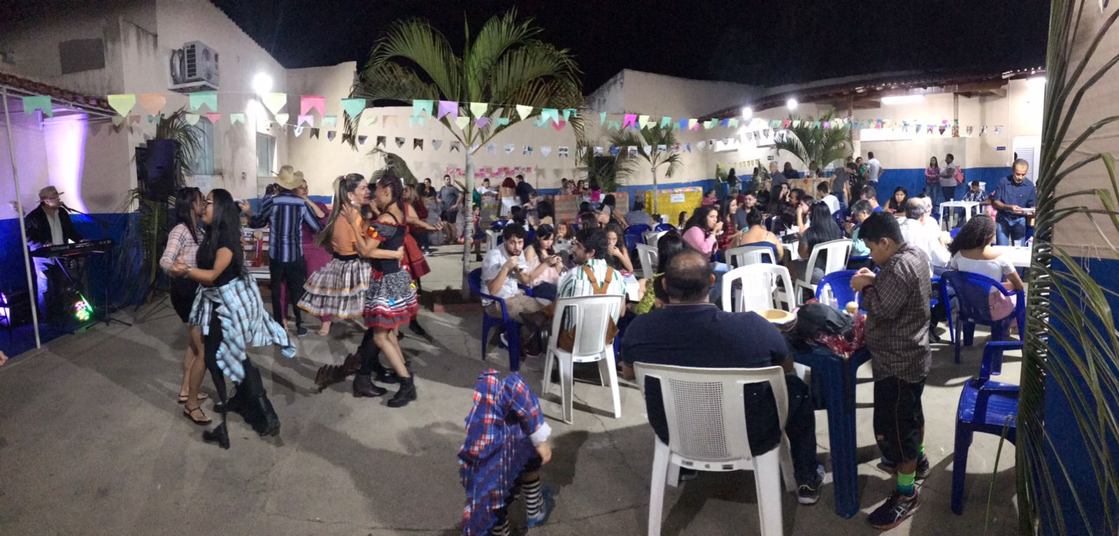 Mais de 300 pessoas participaram da Festa na Roça da Eteit