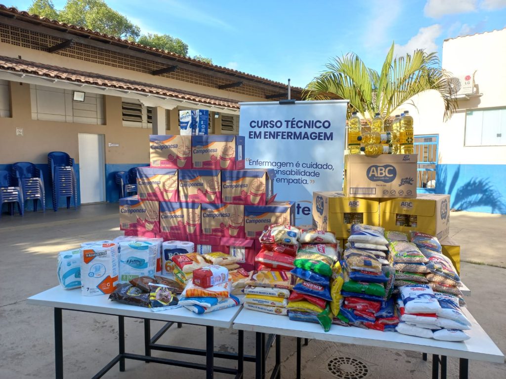 Mais de 400 quilos de alimentos foram arrecadados na Festa na Roça da Eteit
