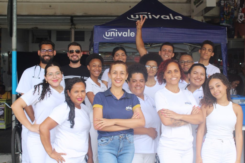 Ação Novembro Azul e blitz de saúde no Mercado Municipal de Governador Valadarees
